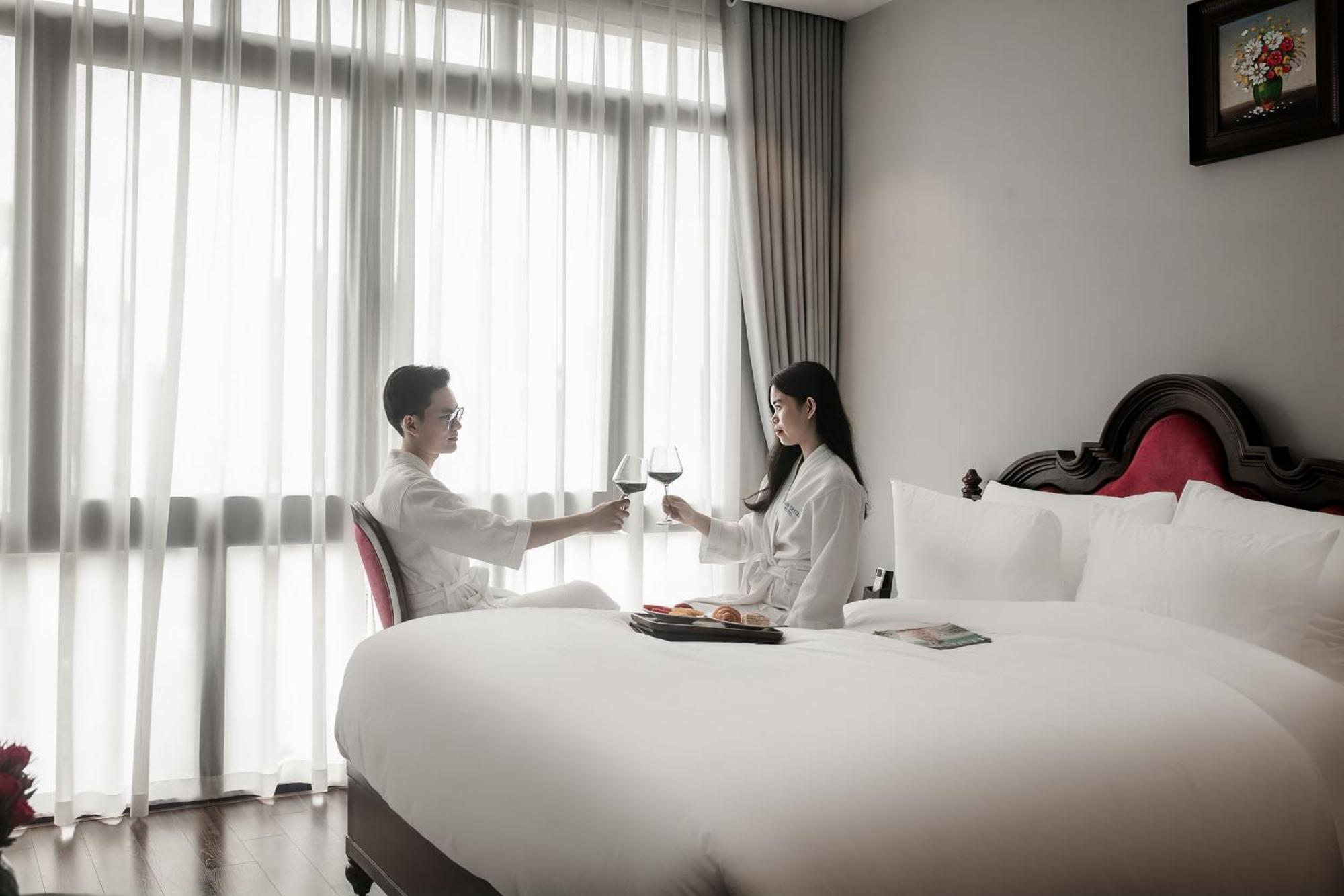 Serene Central Hotel Ханой Экстерьер фото